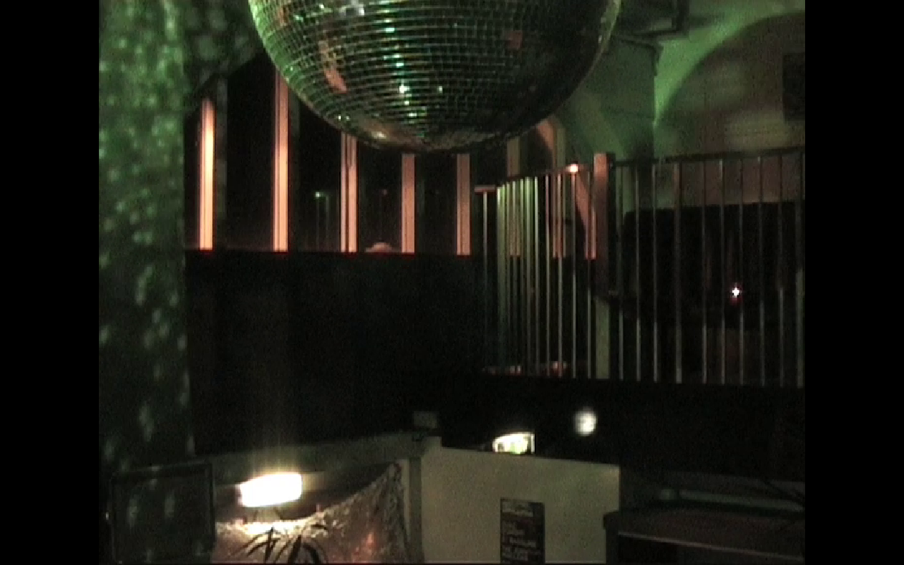 Robert Kraatz

Bühnenbild
Setdesign
Szenographie