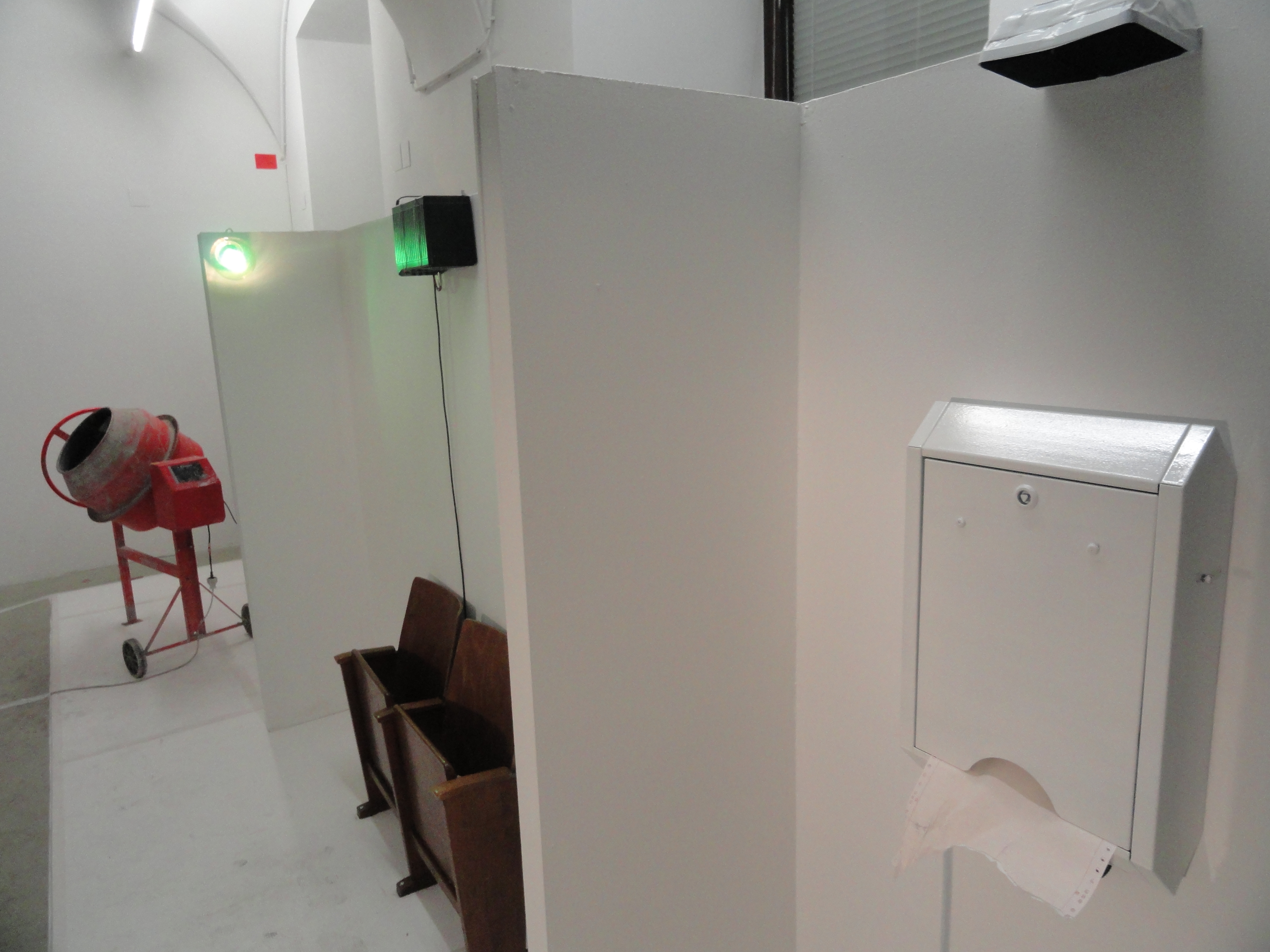 Robert Kraatz

Bühnenbild
Setdesign
Szenographie