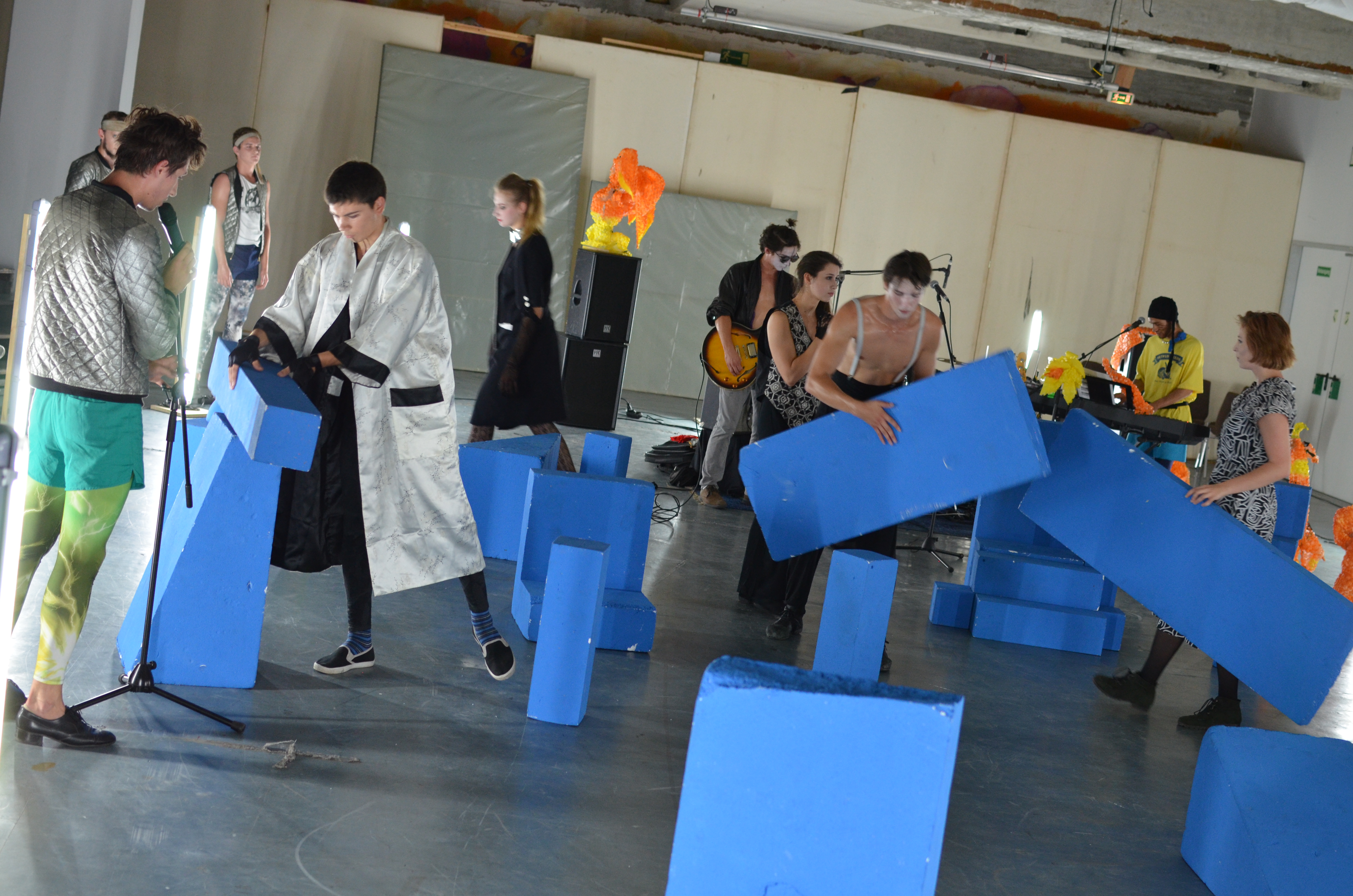 Robert Kraatz

Bühnenbild
Setdesign
Szenographie