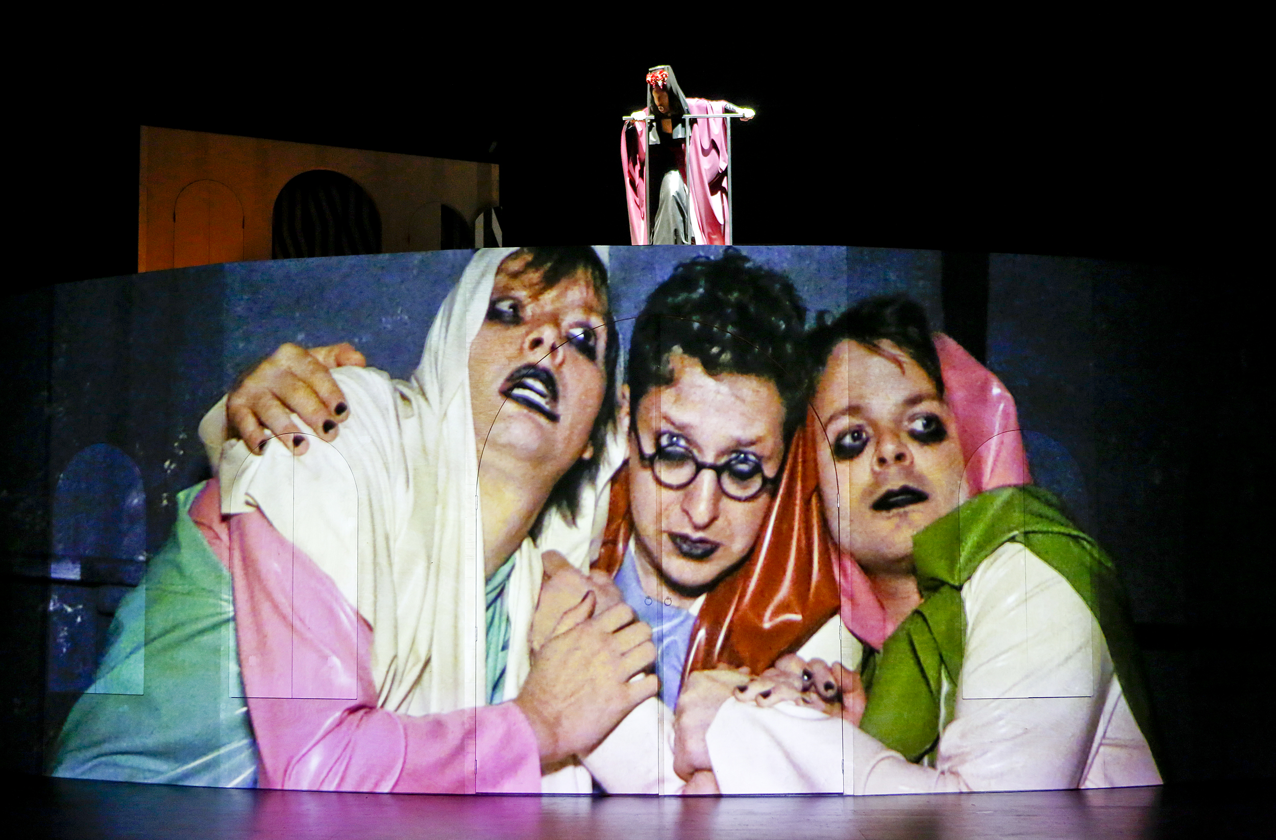 Robert Kraatz
Bühnenbild
Setdesign
Szenographie