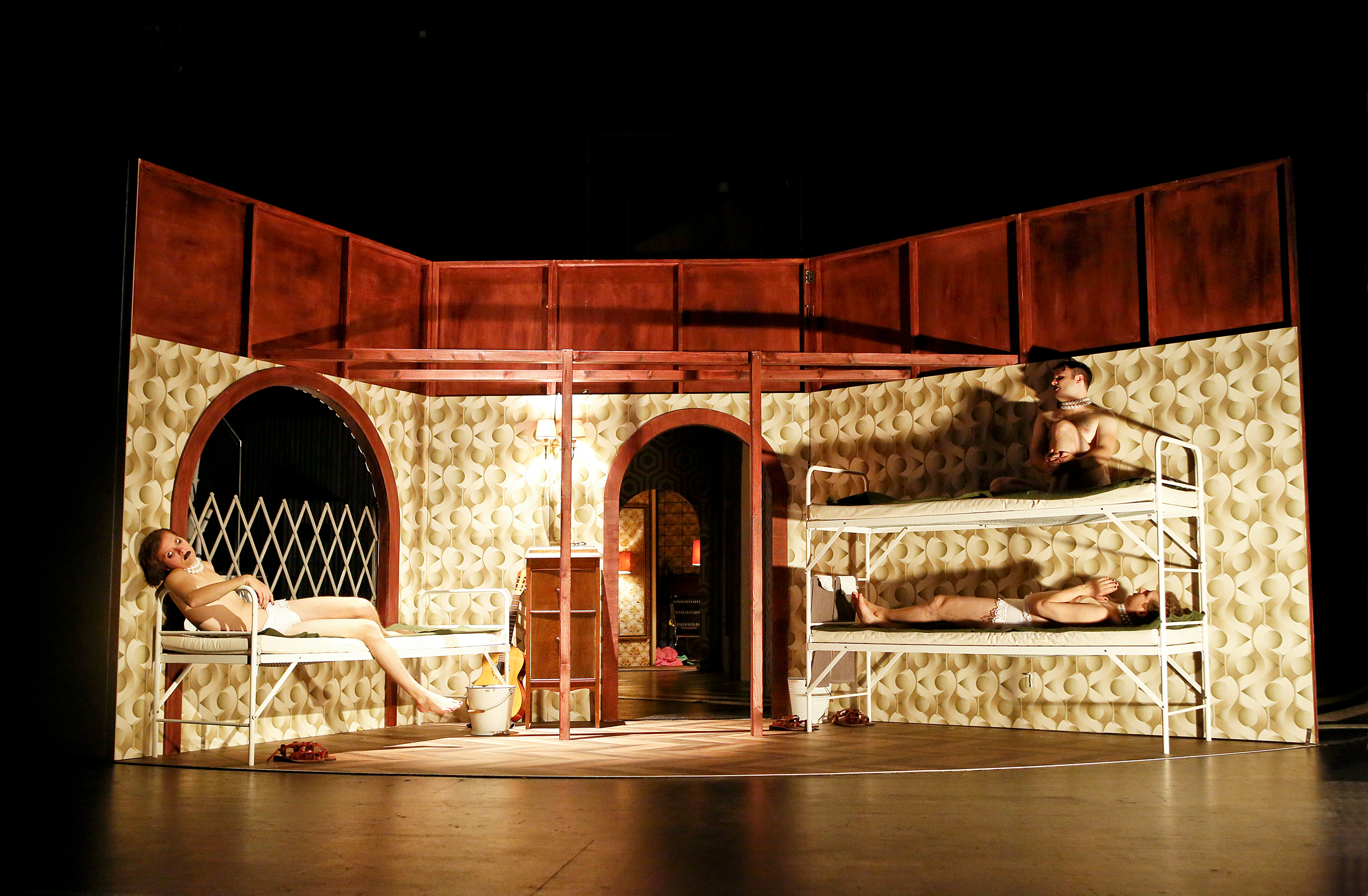 Robert Kraatz
Bühnenbild
Setdesign
Szenographie