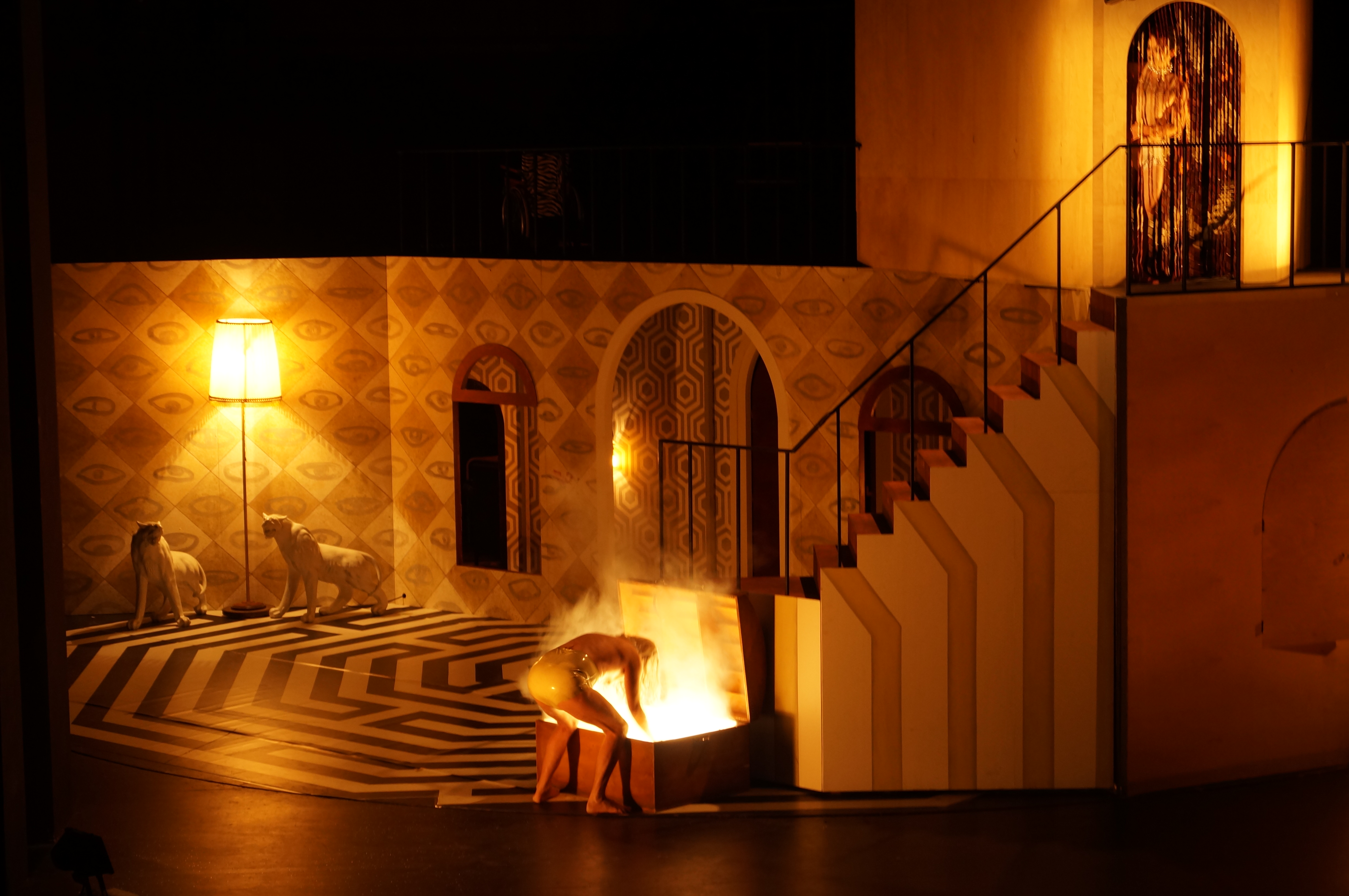 Robert Kraatz
Bühnenbild
Setdesign
Szenographie