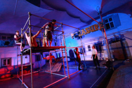 Robert Kraatz

Bühnenbild
Setdesign
Szenographie