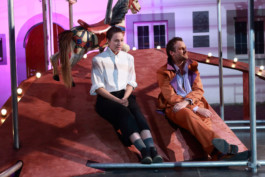 Robert Kraatz

Bühnenbild
Setdesign
Szenographie