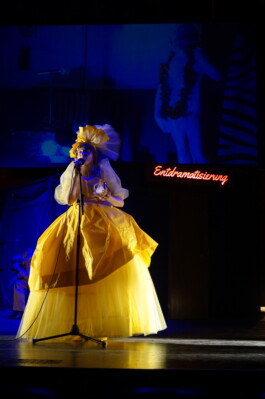 Robert Kraatz
Bühnenbild
Setdesign
Szenographie