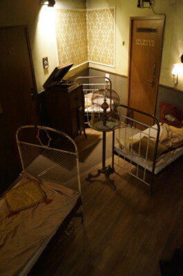 Robert Kraatz
Bühnenbild
Setdesign
Szenographie