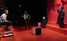 Robert Kraatz

Bühnenbild
Setdesign
Szenographie